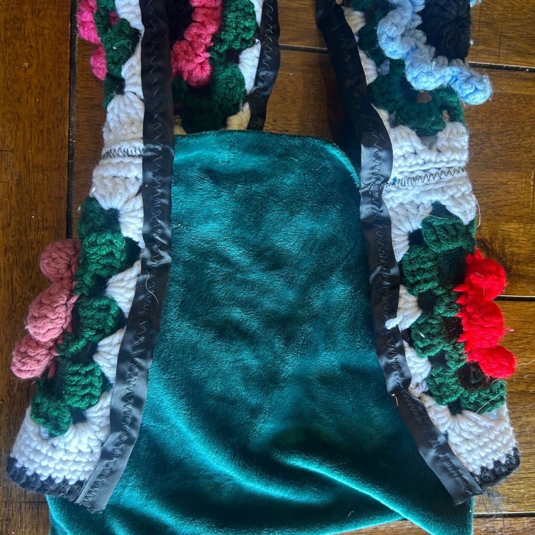 Crochet Flower Crossbody Bag – Handmade Vintage Boho Chic