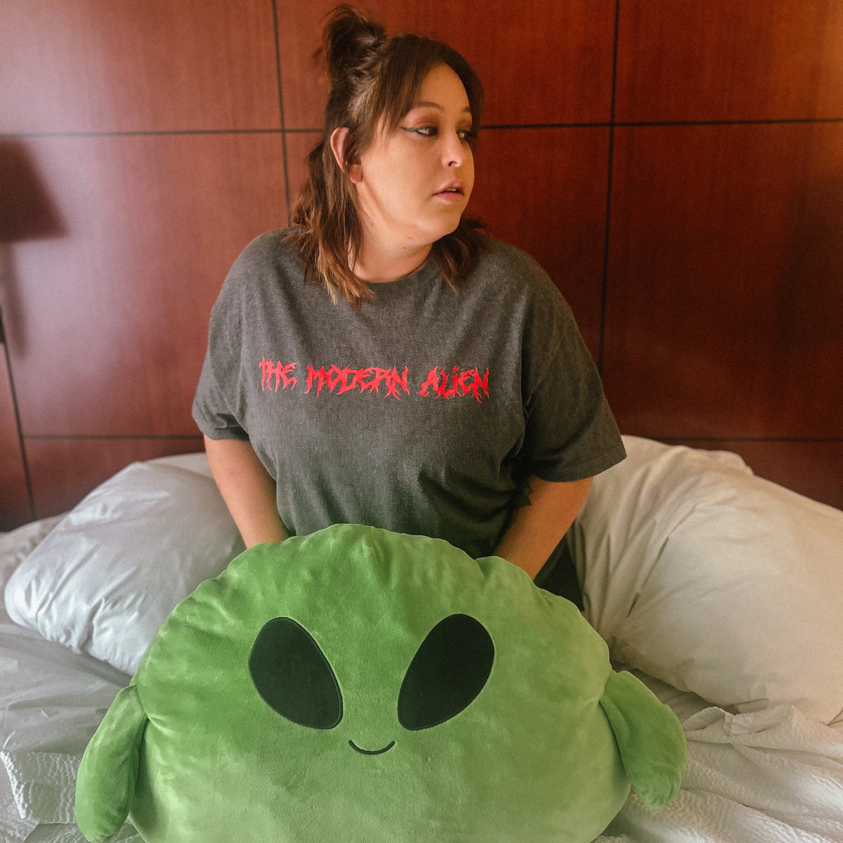 The Modern Alien Graphic Tee – Cosmic Streetwear Vibes 👽🔥