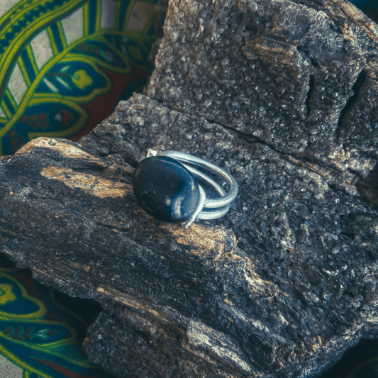 Black Stone Spoon Ring – Handmade from Upcycled Vintage Silverware - The Modern Alien
