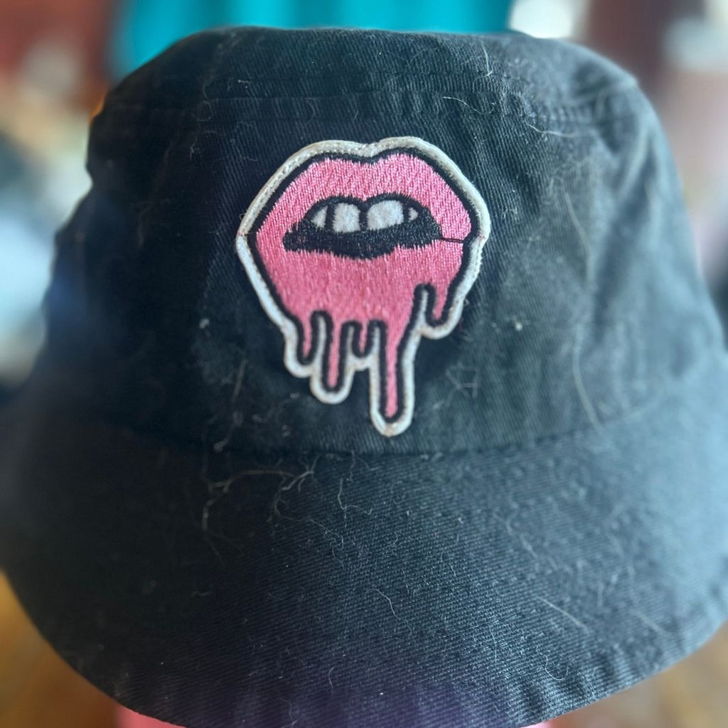 Drippy Lips Bucket Hat | Funky Streetwear Style - The Modern Alien