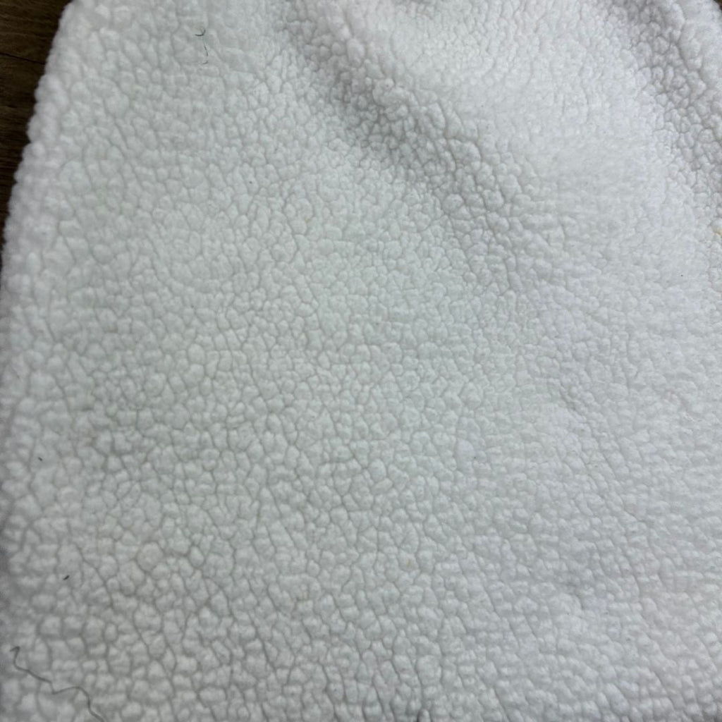 Fuzzy White Leg Warmers – Cozy, Chic & Trendy - The Modern Alien