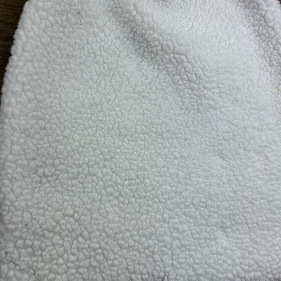 Fuzzy White Leg Warmers – Cozy, Chic & Trendy - The Modern Alien