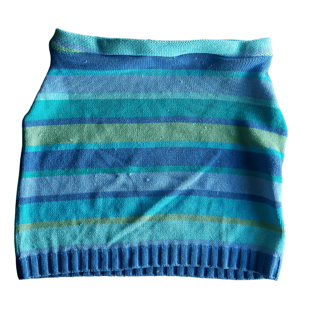 🛒 Reworked Sweater Set – Upcycled Halter Top + Mini Skirt | One - of - a - Kind | Handmade in Arizona ♻️ Y2K Beach Babe Vibes – Only 1 Available - The Modern Alien