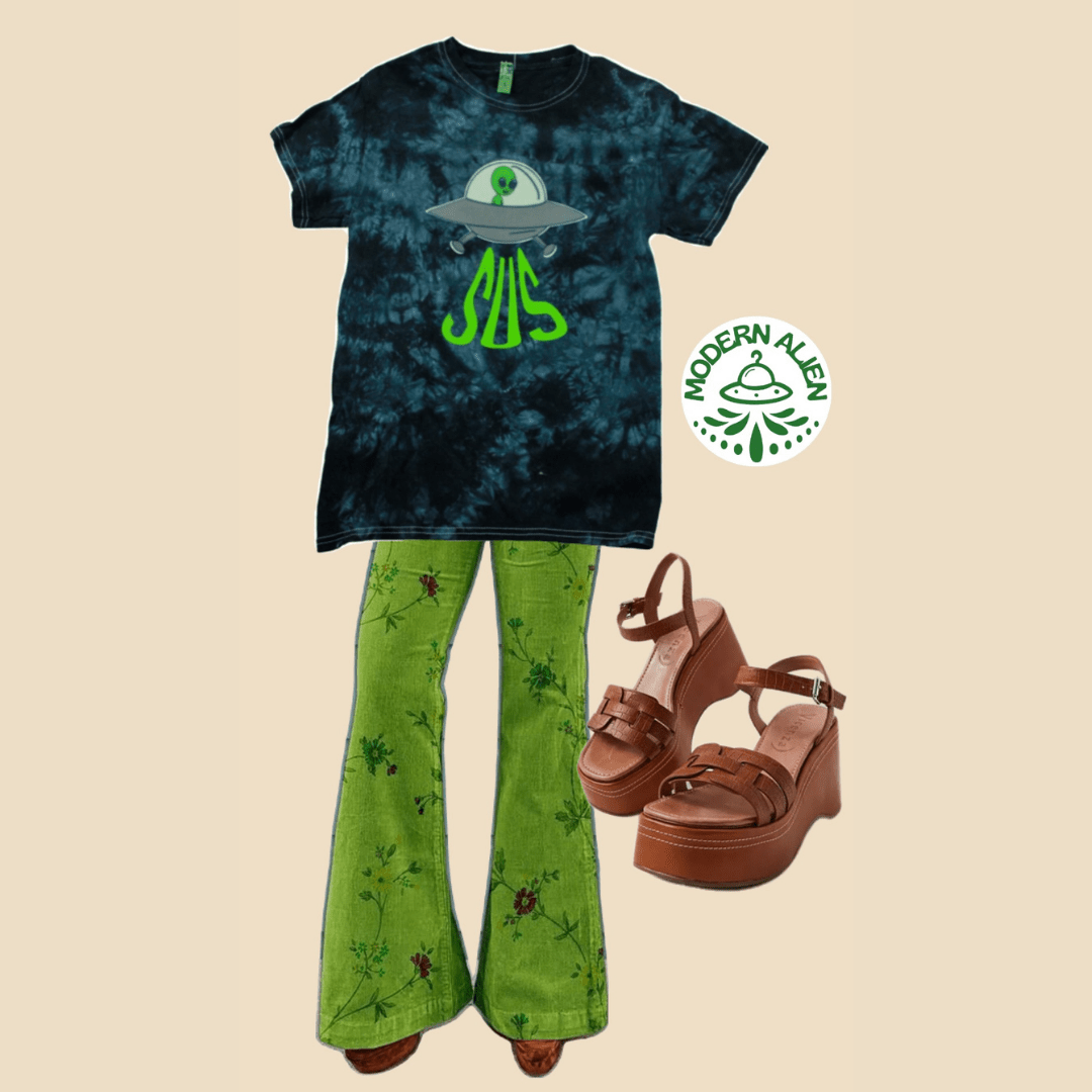 "SUS" Alien Graphic T-Shirt – Retro Sci - Fi Streetwear - The Modern Alien
